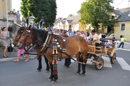 KNOBLEHARJEVO 2012 - Otvoritev ceste in pločnika do osnovne šole Frana Metelka 37